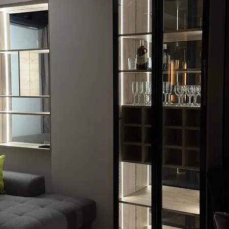 Apartamento New Modern One Bedroom Julija